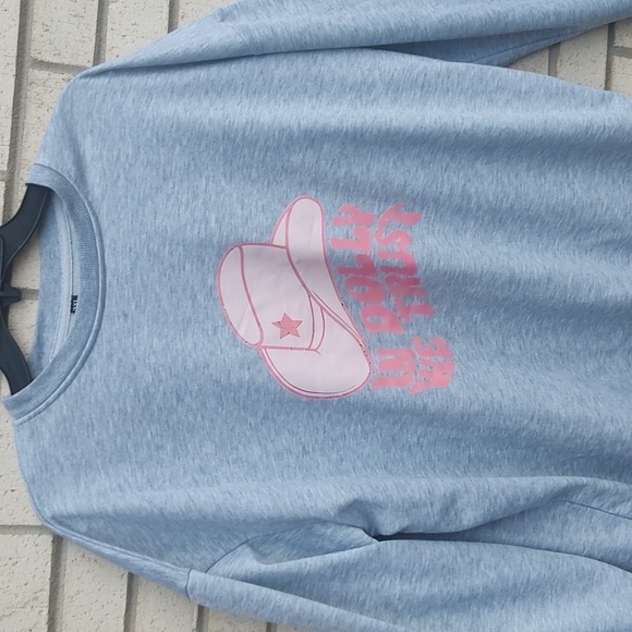 Dolly Parton Sweatshirt - Picture 5 of 10